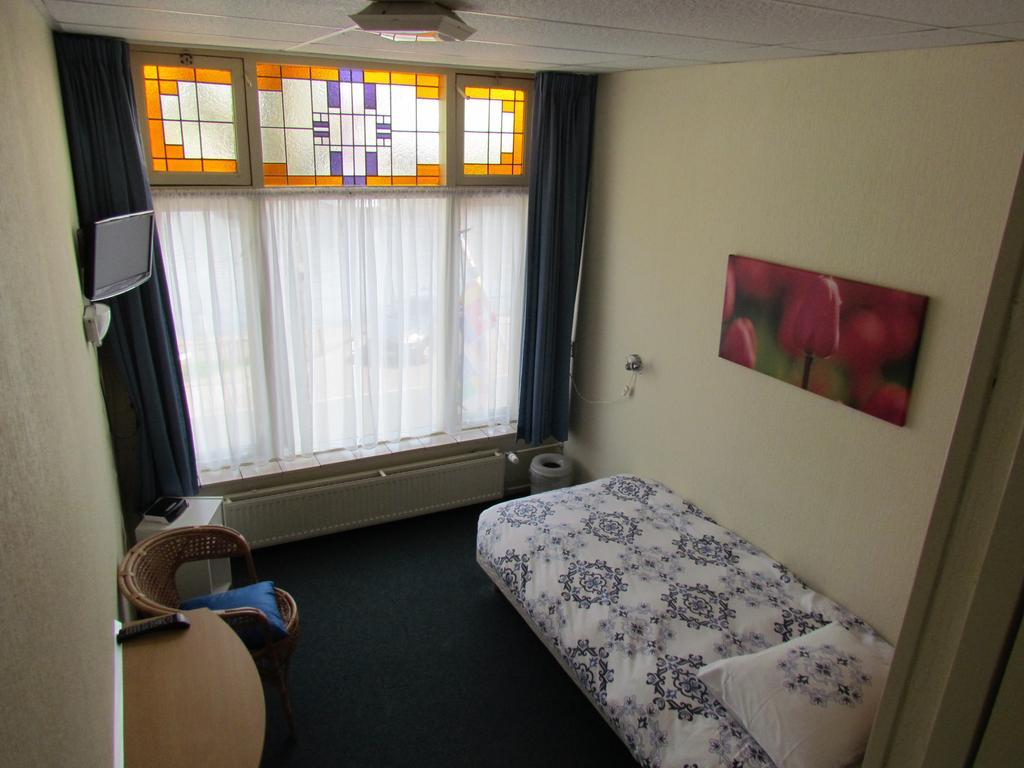 Hotel Cafe Woud Den Helder Zimmer foto